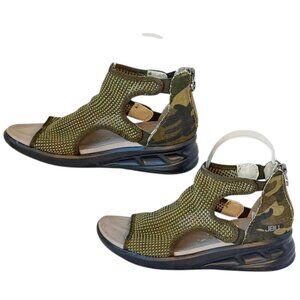 JBU Sport Margot Women's High Wedge Memory Foam Footbed Camo Zip Back Size 6.5